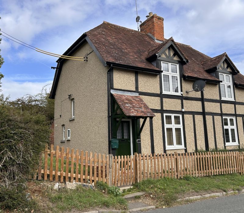 1 Pyt Cottages Image