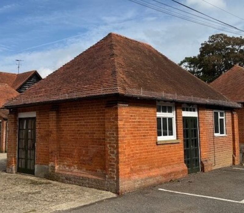 Unit 4 Frilsham Home Farm Image