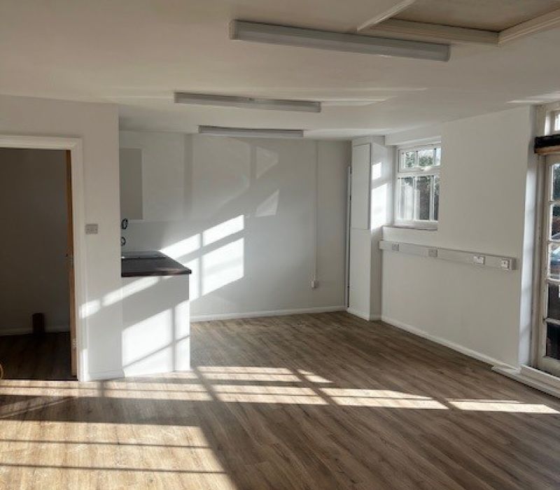 Unit 4 Frilsham Home Farm Image
